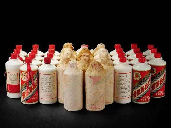 新城街道日照岚山回收酒价格哪里回收(附近上门回收茅台酒）?